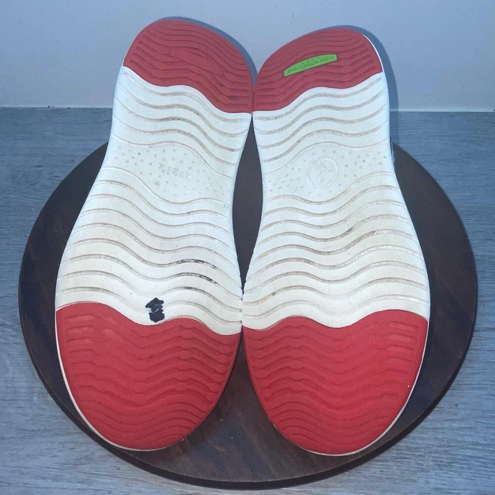Kizik Lima Sneakers Unisex Women’s 7.5 Men’s 6 White Blue Knit Slip On Shoes